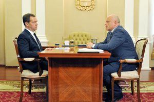 Виктор Назаров и Дмитрий Медведев обсудили вопросы социально-экономического развития Омской области