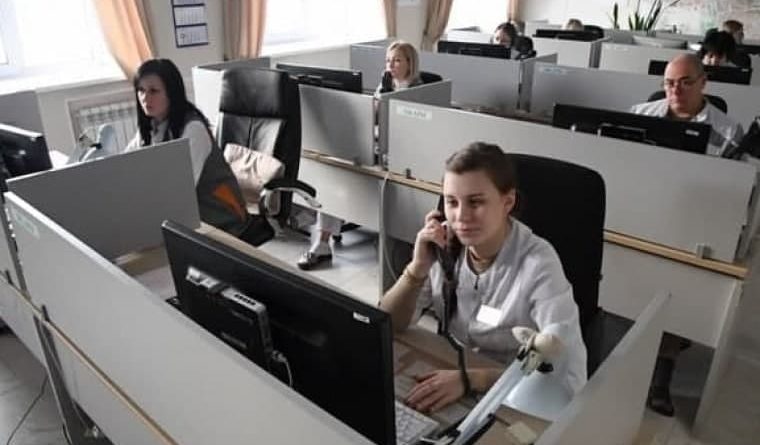 Бурков распорядился усилить работу консультативной службы «122» в Омской области