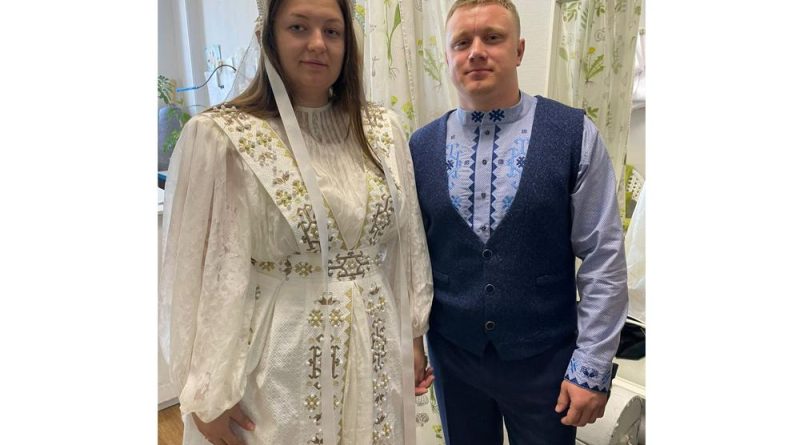 Еще две омские пары соединят судьбы в Москве на выставке «Россия»