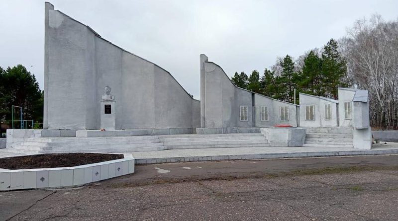 По инициативе Виталия Хоценко в Омской области  в этом году по программе местных инициатив отремонтируют более 40 мемориалов и памятников
